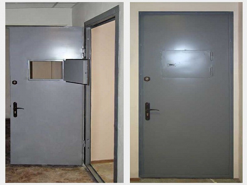 Техническая кассовая дверь серого цвета